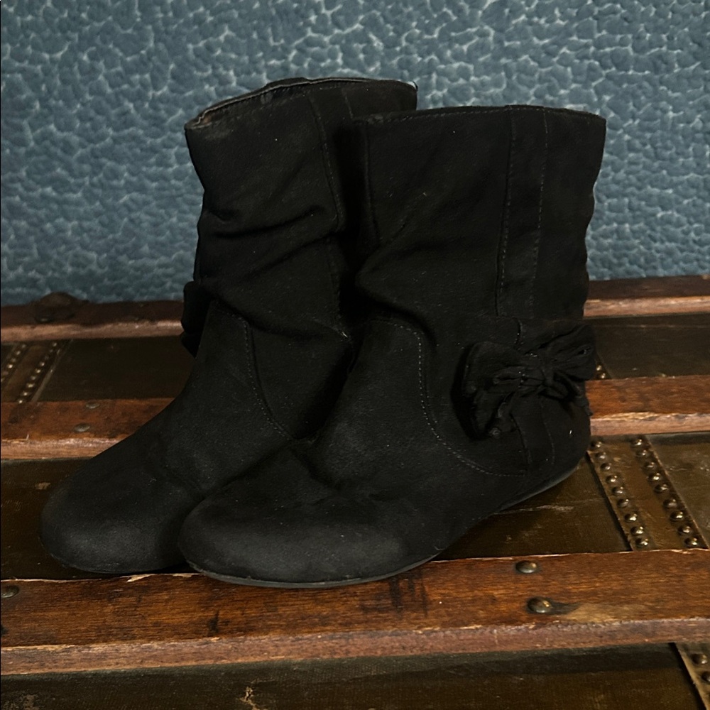Report Black Suede Ankle Boots
